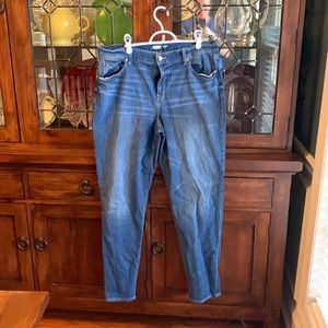 Old Navy mid rise boyfriend jeans